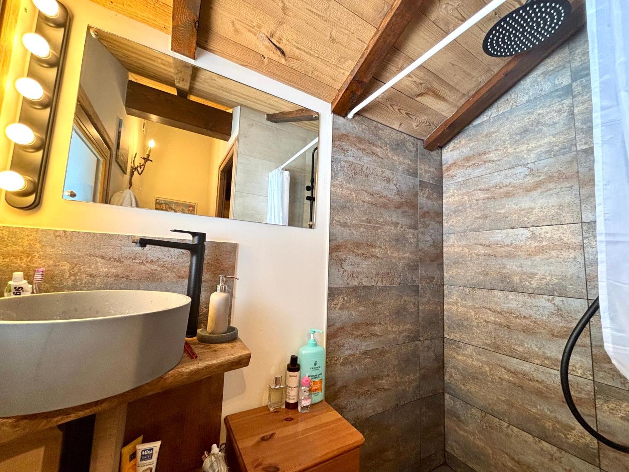 Le Chalet De Nabor 莱热 外观 照片